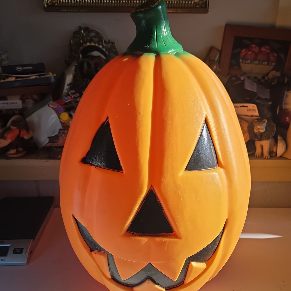 General Foam Plastics 22"X15" Vintage Halloween Jack-O-Lantern Lighted Blow Mold